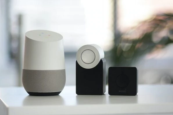 Essential Tech Accessories for a Smarter Home Setup icon
